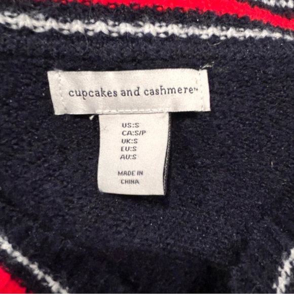 Navy V-Neck Women’s Sweater with Bear Design Size Small - Picture 4 of 9